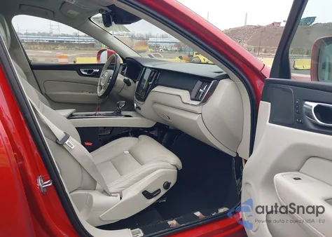 2020 Volvo Xc60 T5 Inscription из США, поврежденный, VIN YV4102RL5L1521126